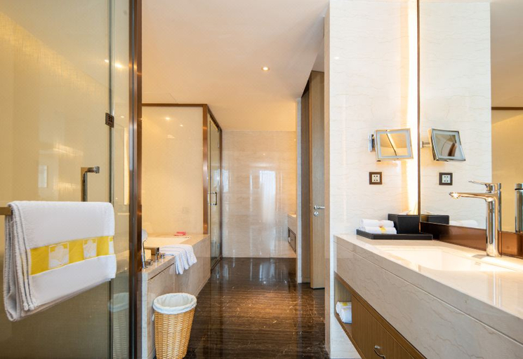 Bathroom 3, TsingTao Yu Hua Hotel, Qingdao