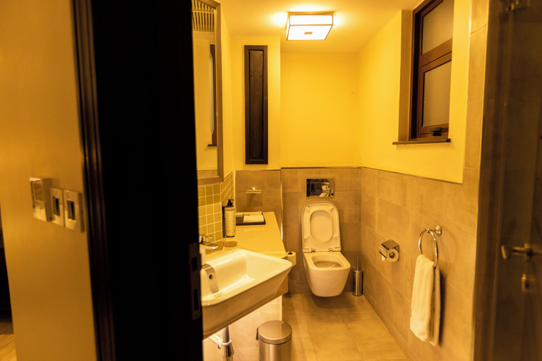Bathroom 4, Mestil Hotels & Residences, Kampala