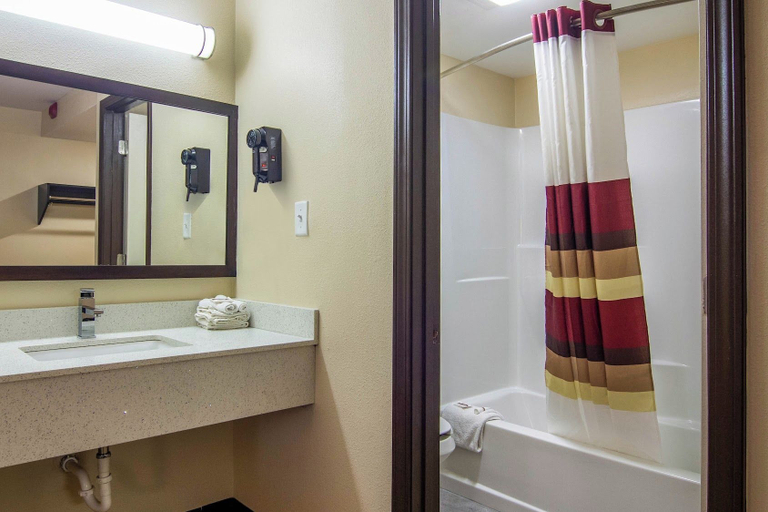 Bathroom, BlissPoint Inn Perrysburg, Wood