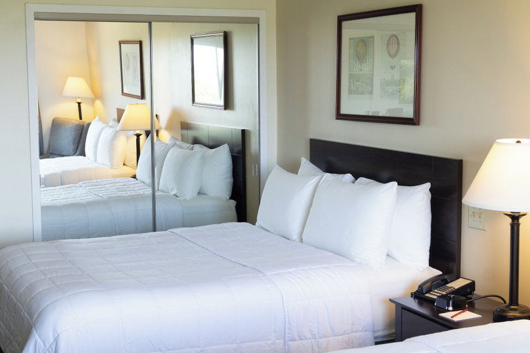 Bedroom 3, Meadowlands Plaza Hotel, Secaucus