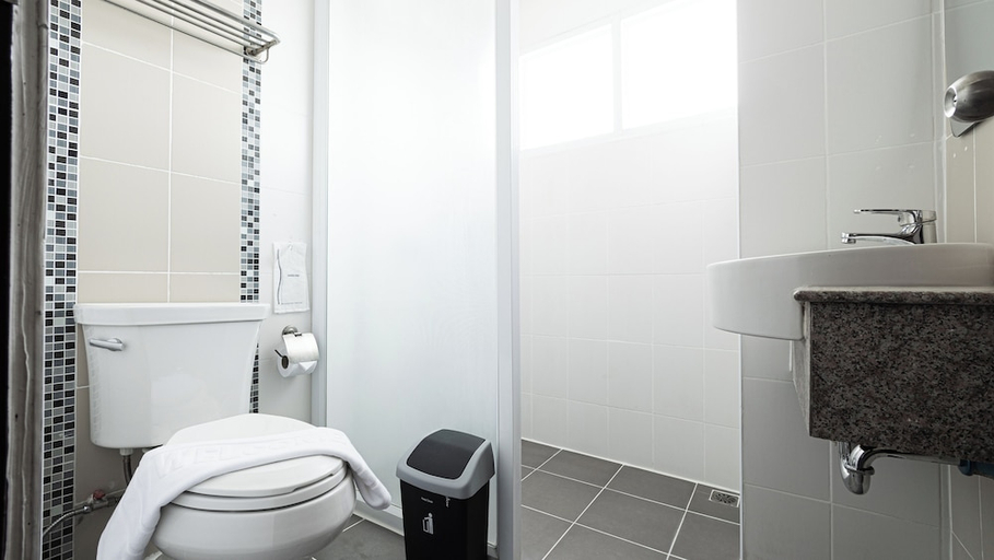 Bathroom 4, B2 Lampang Boutique & Budget Hotel, Muang Lampang