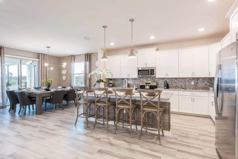 Private kitchen 2, Luxury 6-bedroom Retreat w/ Heatable Pool, Osceola