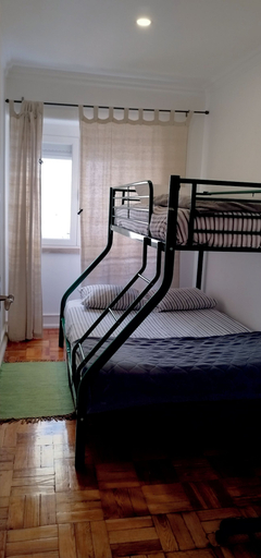 Bedroom 2, Charming Family Apartment, Lisbon
