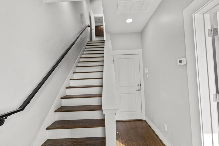 Room 5, Houston Townhome w Skyline Views Rooftop Patio, Houston