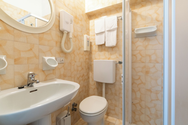 Bathroom 4, Hotel Maderno by Double Hospitality, Brescia