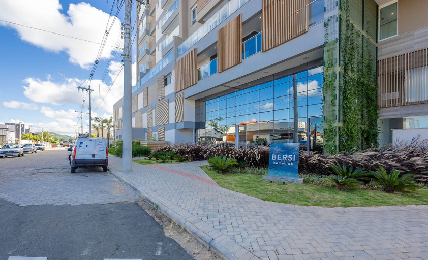 Exterior 2, Apt in Condo w/ Pool and Sea View - Bhc1206, Penha