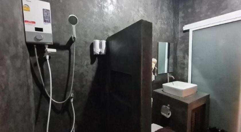 Bathroom 3, Rajapruek Place, Muang Chiang Mai