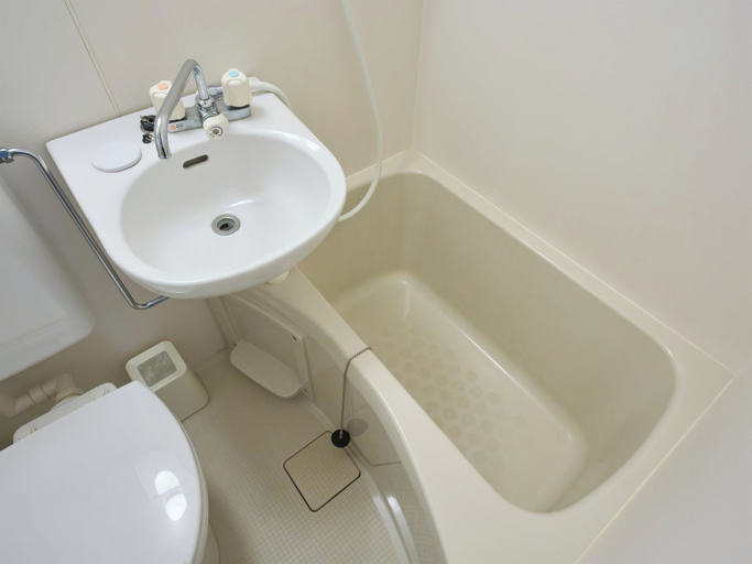 Bathroom 3, Numero Uno Tokyo, Ōta