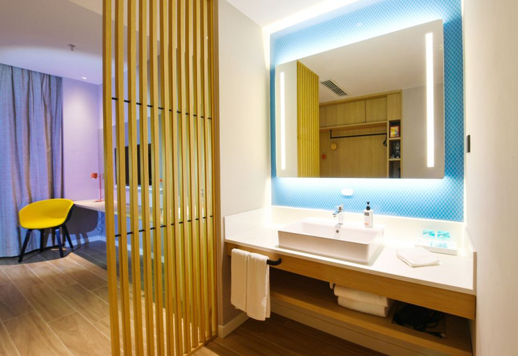 Bathroom 3, Holiday Inn Express TIANJIN BINHAI by IHG, Tianjin