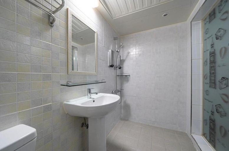Bathroom, GoodTime Hotel, Gyeyang