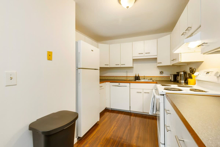 Room 4, Cozy 2BR Home in Lynnwood w Backyard, Snohomish