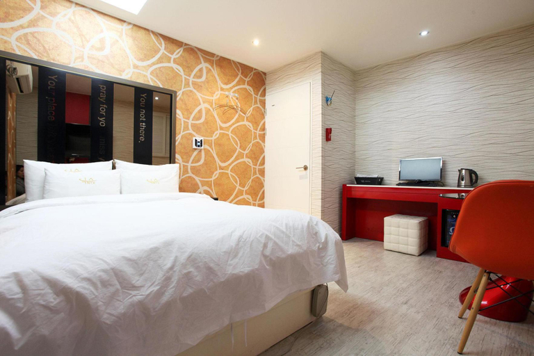 Bedroom 4, Noryangjin Nix, Dongjak