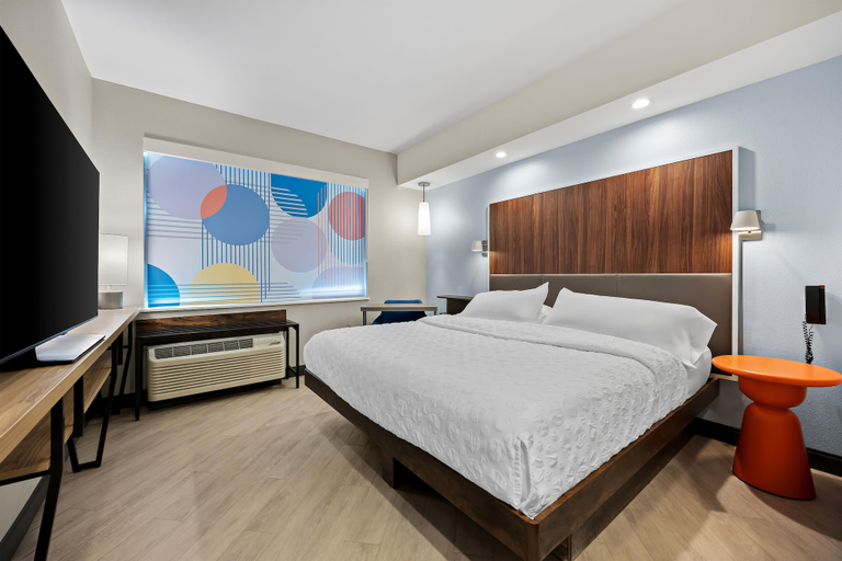 Bedroom 3, Tru by Hilton McDonough, Henry