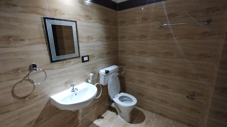 Bathroom 3, Bequest Stays, Puri