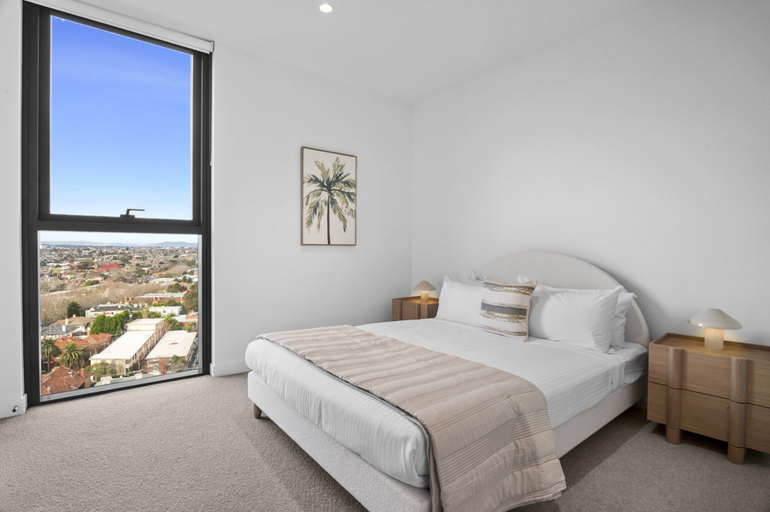 Room 4, Sky-view 2-bed Apartment Near St Kilda Beach, Melbourne