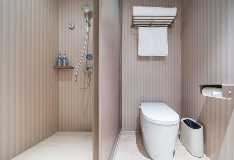 Bathroom 3, HanTing Hotel (Wuhan Railway Station), Wuhan