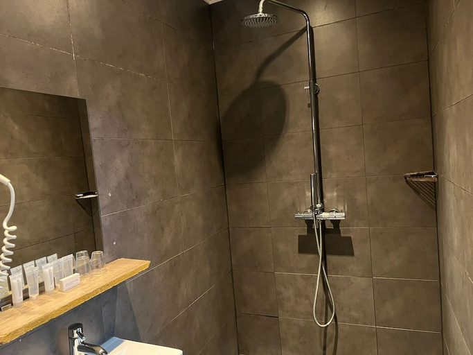 Bathroom, Camp-Inn Hotel, Amsterdam