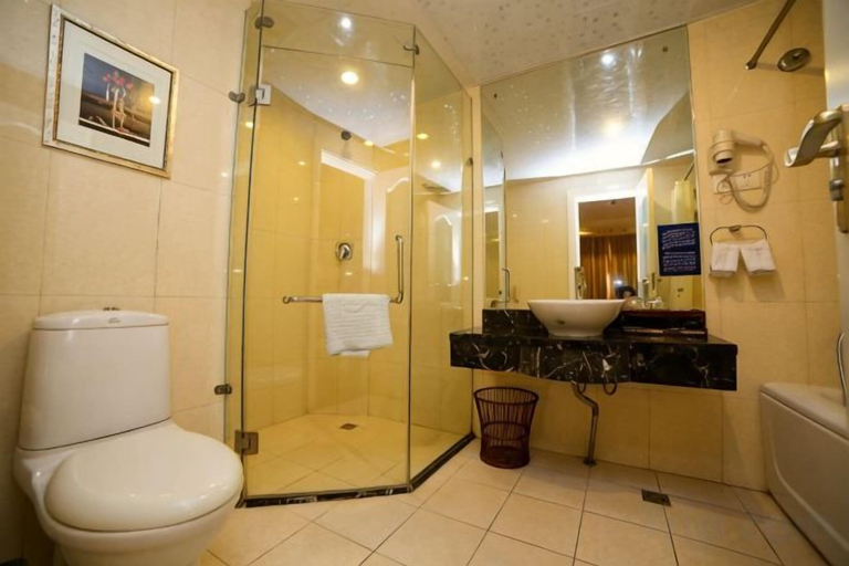 Bathroom 3, Zhijiang International Hotel, Yichang