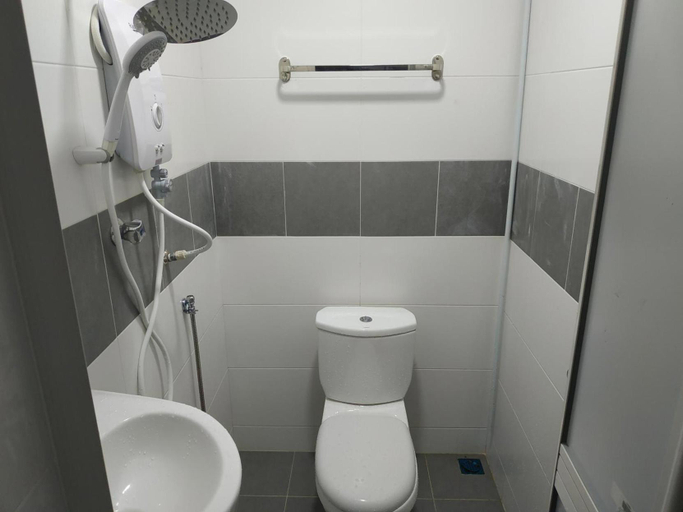 Bathroom 4, QEYJAN HOTEL, Pasir Putih