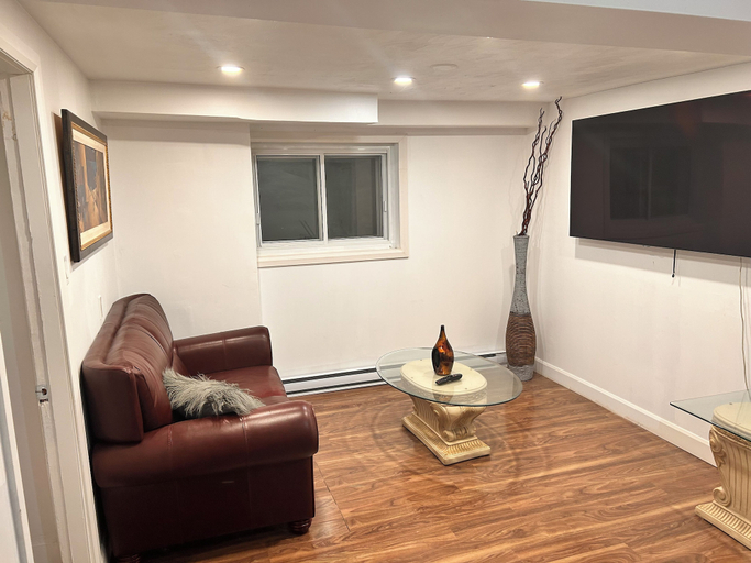 Living room 4, 2 Bedroom Apartment Ahuntsic, Montréal