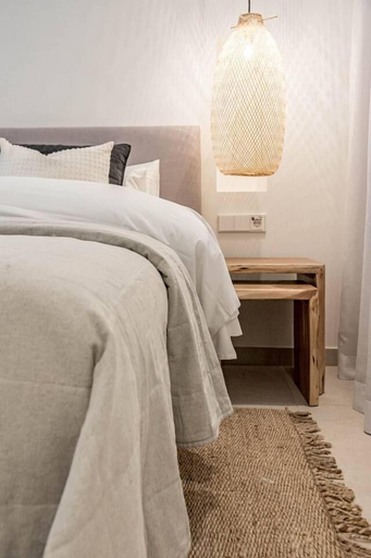Room 5, A3- Seaclub Suites by Roomservices, Málaga