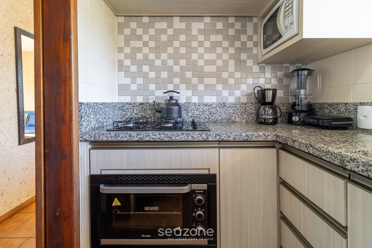 Private kitchen 2, Apt 6 min From the sea in Canasvieiras-sc Rba201, Florianopolis