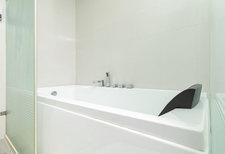 Bathroom 3, Phoenix Jinghua Hotel, Nanjing