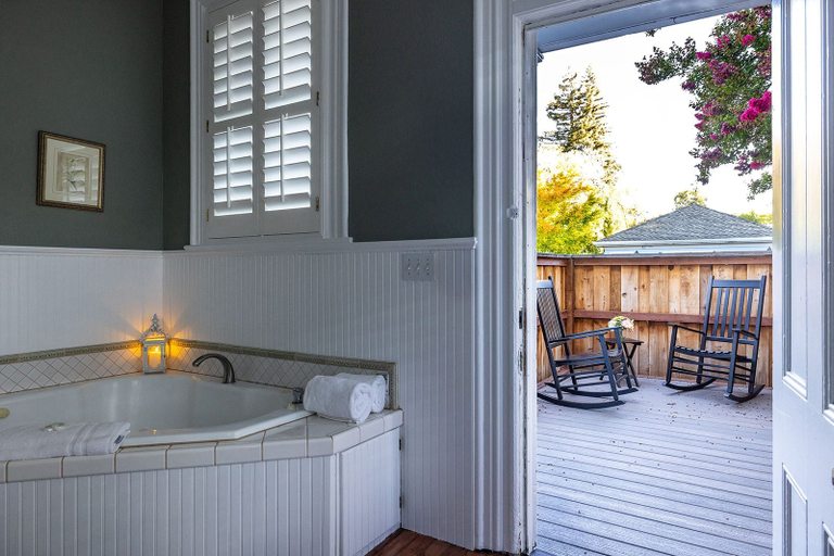 Bathroom 4, Napa Inn, Napa