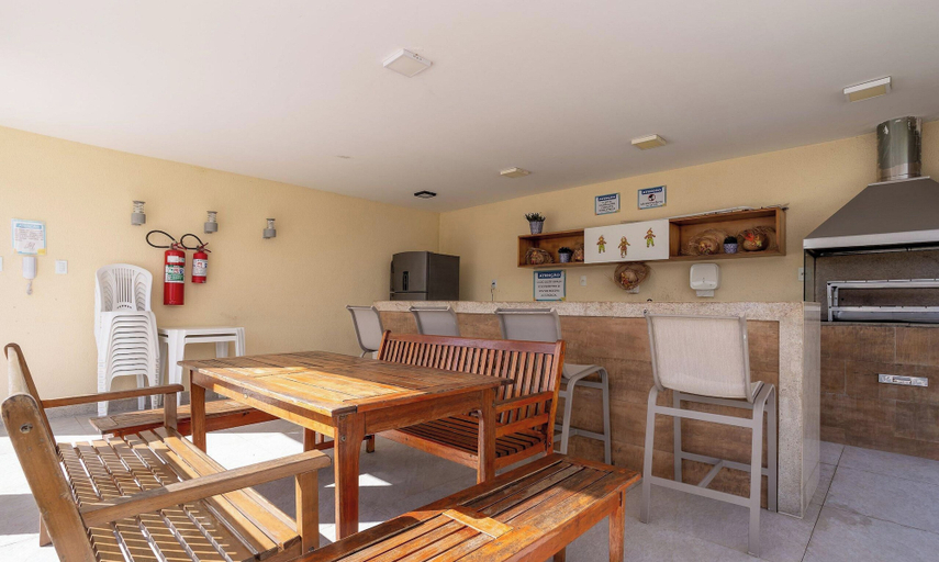 Outdoor dining 2, Apt in Condo w/ Pool in S. Francisco Vgt0603, Ilhéus