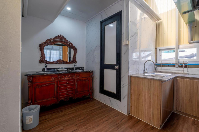 Bathroom 3, Zuka Hotel & Apartment, Da Nang