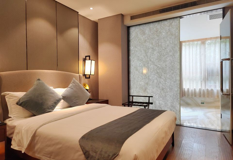 Bedroom 2, Elephant Trunk Hill Hotel, Guilin
