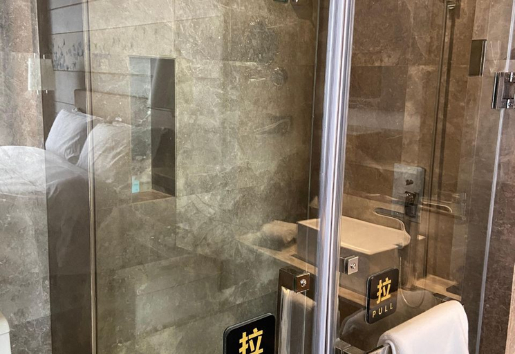 Bathroom 4, Shanghai Pudong Theme Park Wassim Hotel, Shanghai