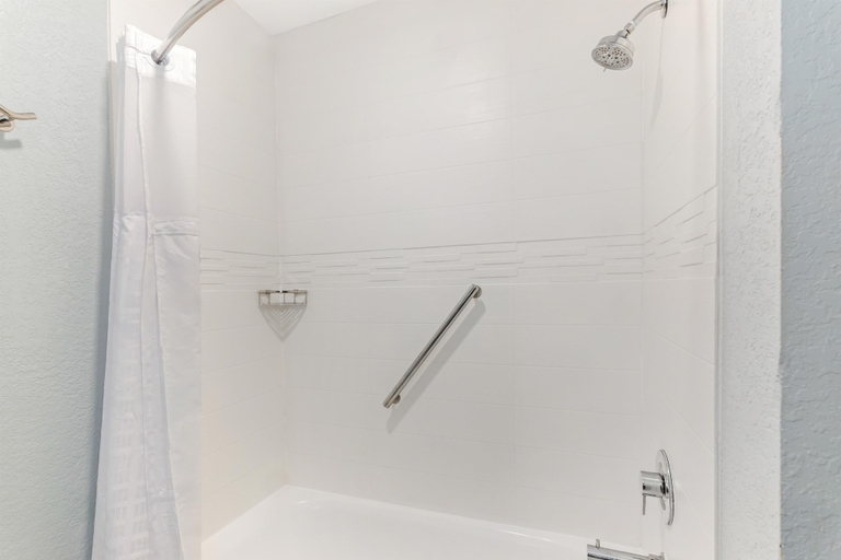 Bathroom 4, Best Western Plus Orlando East- UCF Area , Orange