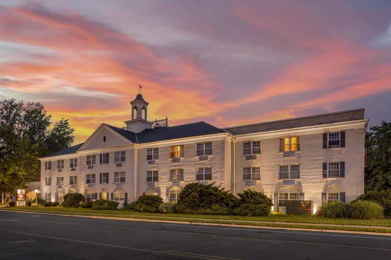 Exterior & Views 2, Best Western PLUS Morristown Inn-Florham Park, Morris