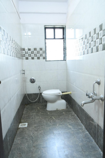 Bathroom, Hotel Karam, Ahmadnagar