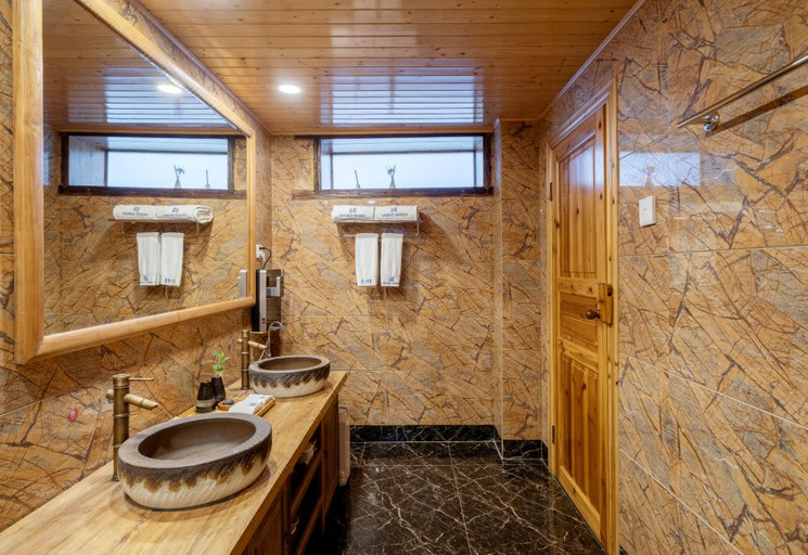 Bathroom 5, Yangshuo Ancient Garden Boutique Hotel, Guilin