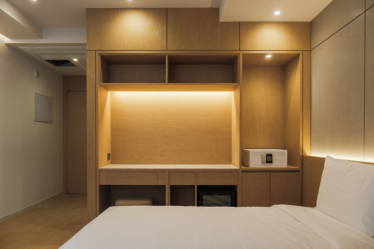 Room 5, Nori Hotel, Jung