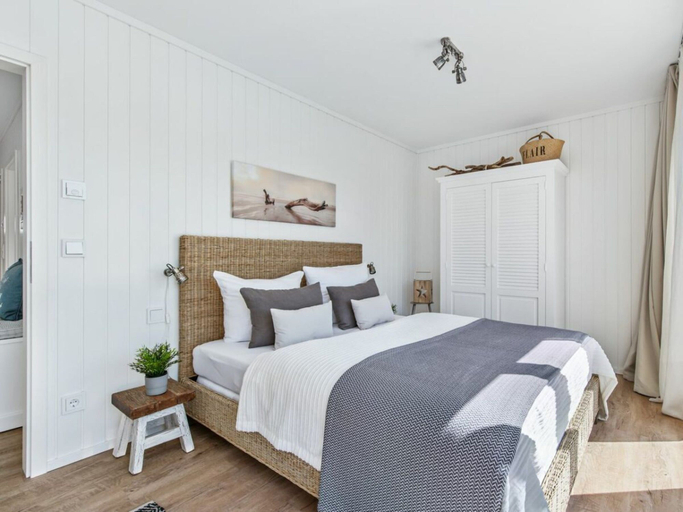 Room 3, Houseboat in Olpenitz With Swimming Pool, Schleswig-Flensburg