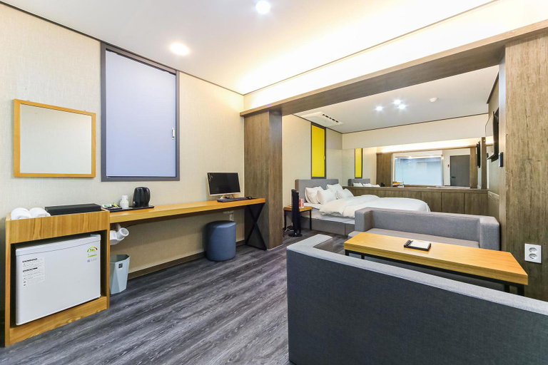 Bedroom 2, Busan Myeongji Brown Dot, Gangseo