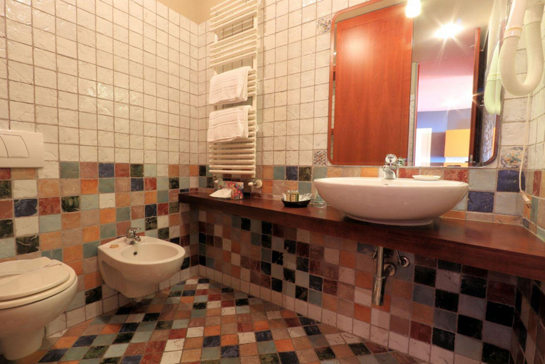 Bathroom 4, Felicin - Palazzo Boeri Panoramic Suites, Cuneo