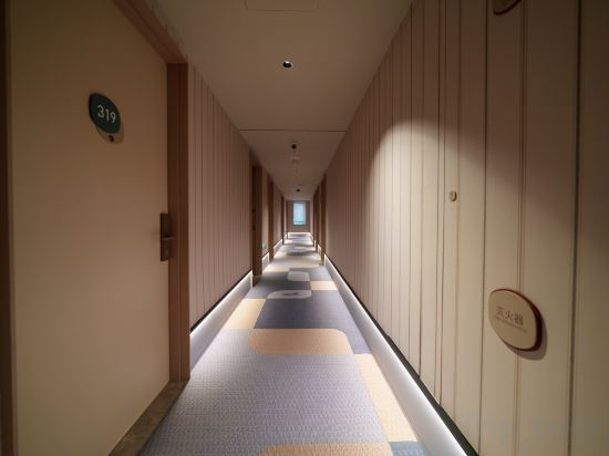 Hotel Interior/Public Areas