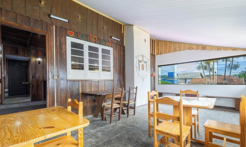 Dining 4, Large 3-bedroom House in Penha Sel0068, Penha