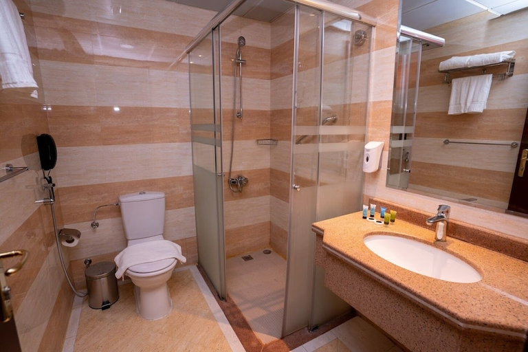 Bathroom 4, Nusk Al Hijrah Hotel, Al Madinah Al Munawwarah