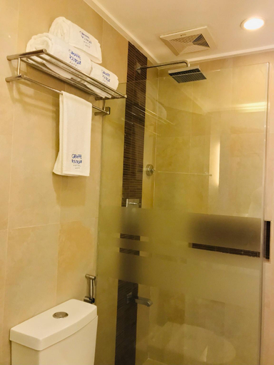 Bathroom 4, Giraffe Boutique Hotel, Baguio City