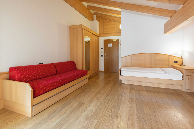 Bedroom 4, Hotel La Soldanella, Trento