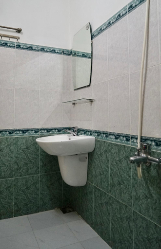 Bathroom, Tuong Vy Dalat Central, Đà Lạt