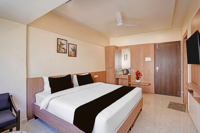 Room 4, Townhouse Rajkot Bus Stand, Rajkot