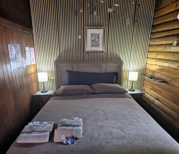 Bedroom 3, Log Cabin in the Field, Wayne