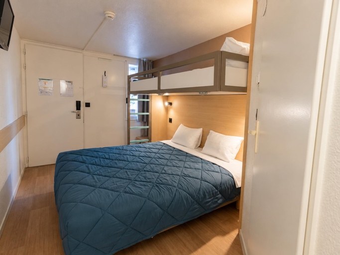 Bedroom 5, Premiere Classe Tarbes - Bastillac, Hautes-Pyrénées