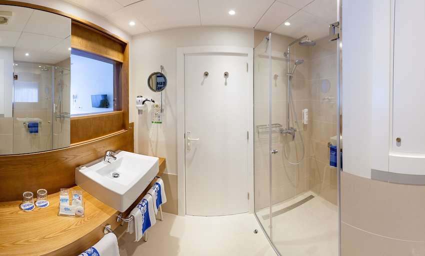 Bathroom 5, Hotel Tigaiga, Santa Cruz de Tenerife